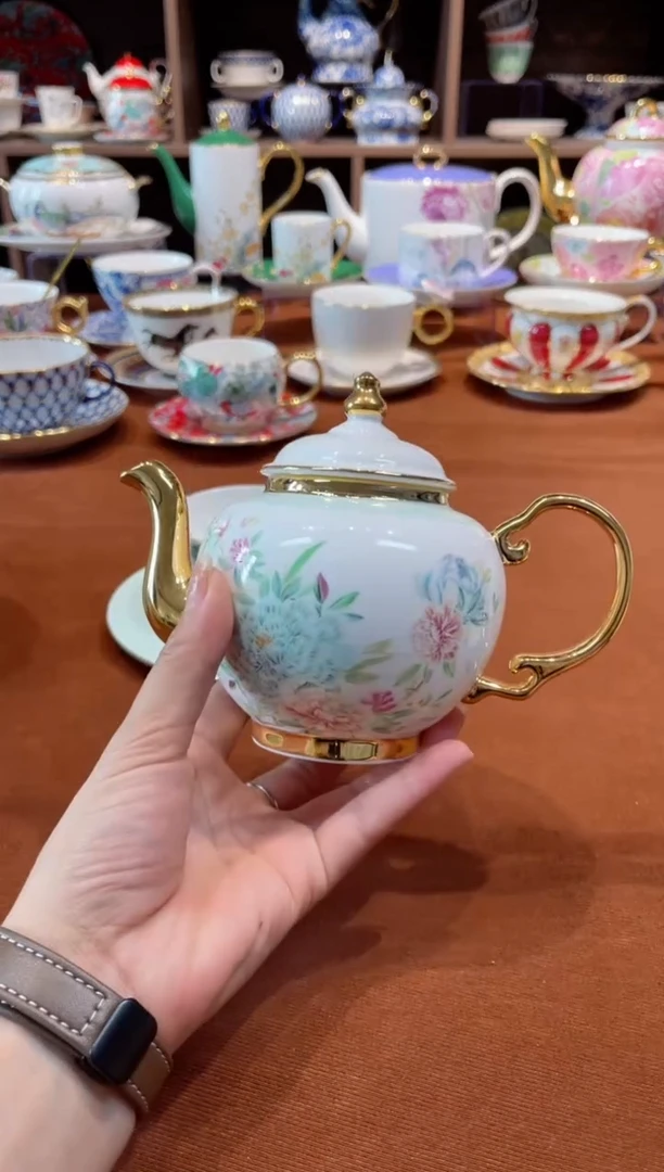 【闪购商品】瓷片天青牡丹壶······