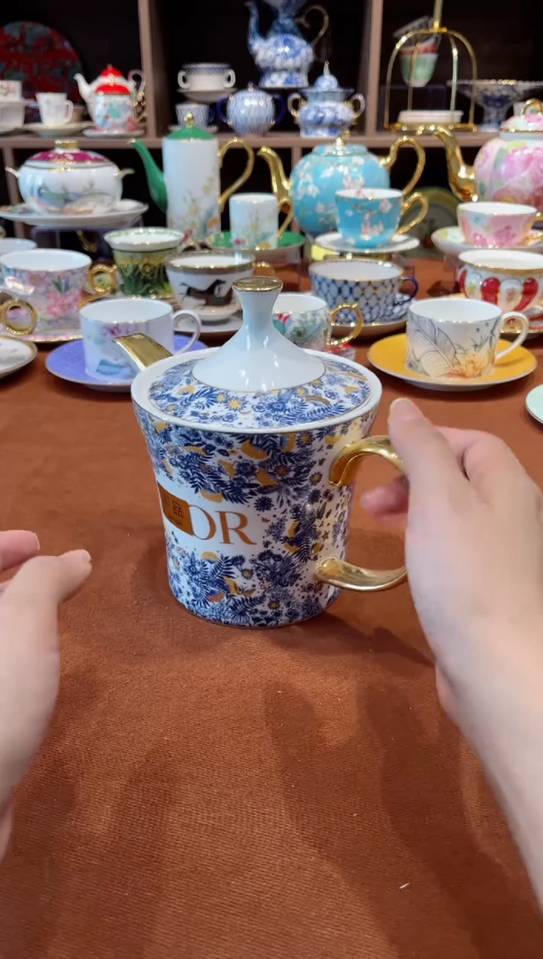 【闪购商品】瓷片D青花壶······