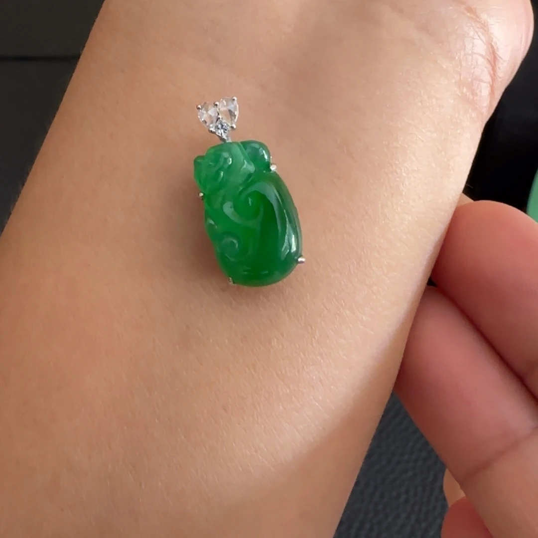 翡翠颈饰18K金镶嵌L如意