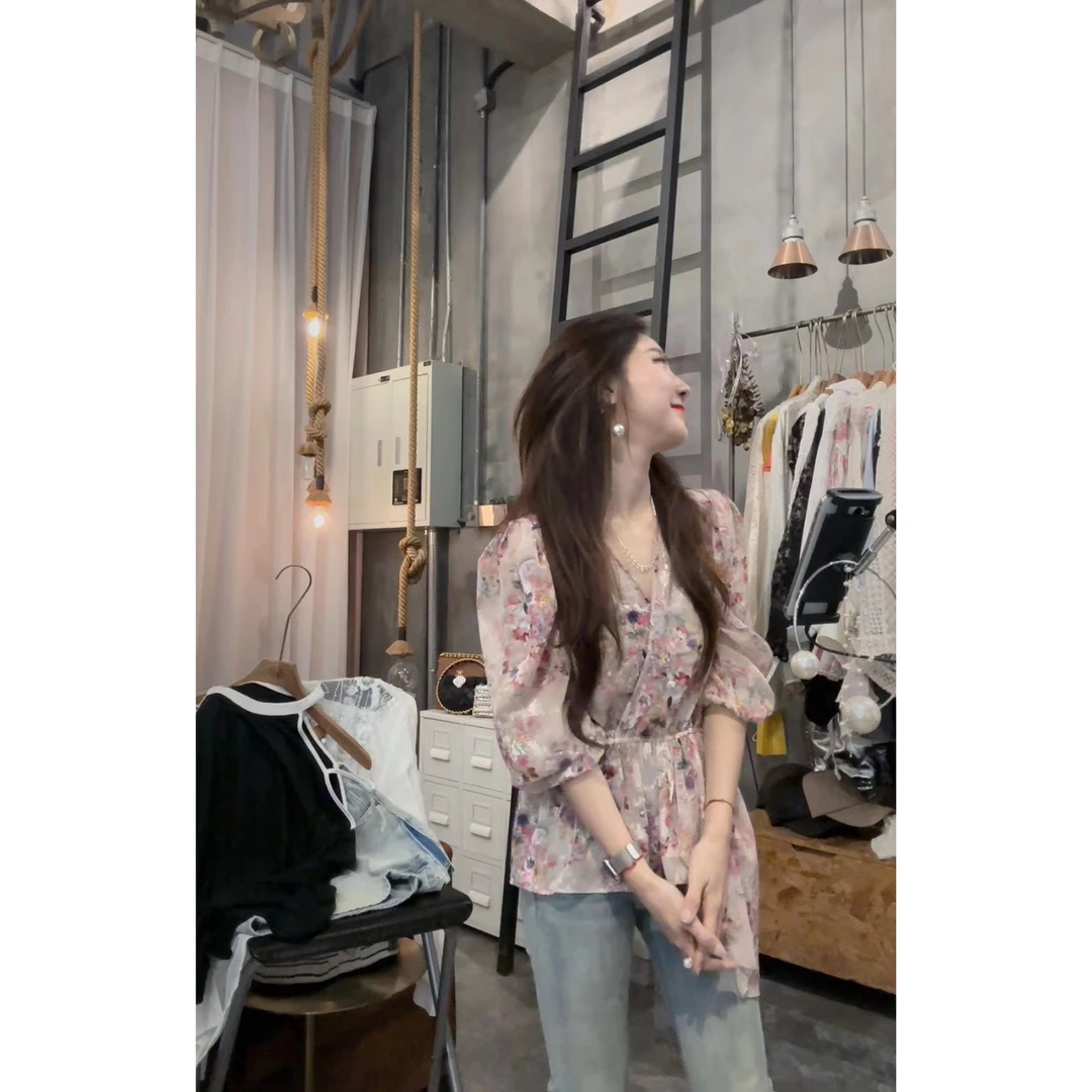 S4041201素拉那里定制款工艺提花法式微透泡泡袖松紧不规则衬衫