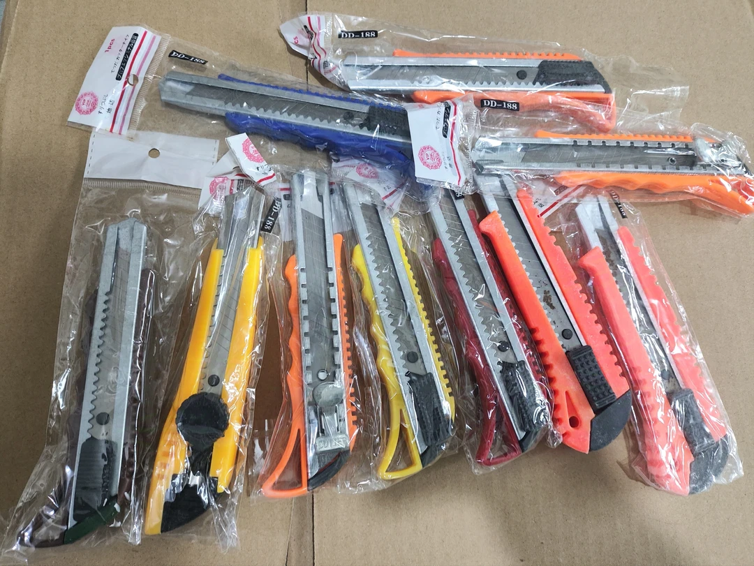 18mm美工刀随机10把