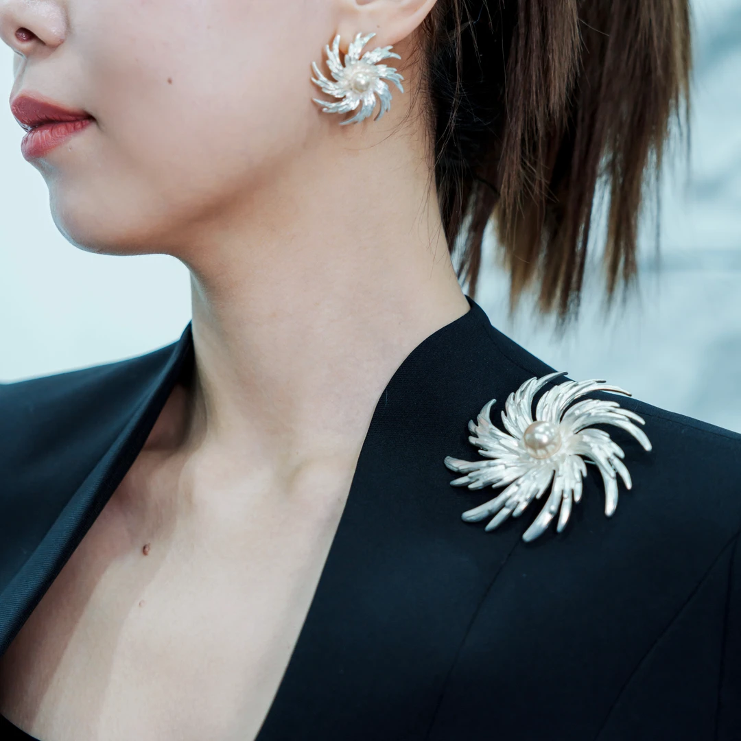 合金仿珍珠胸针 欧美简约法式大衣设计师款银色花火烟花胸针耳饰