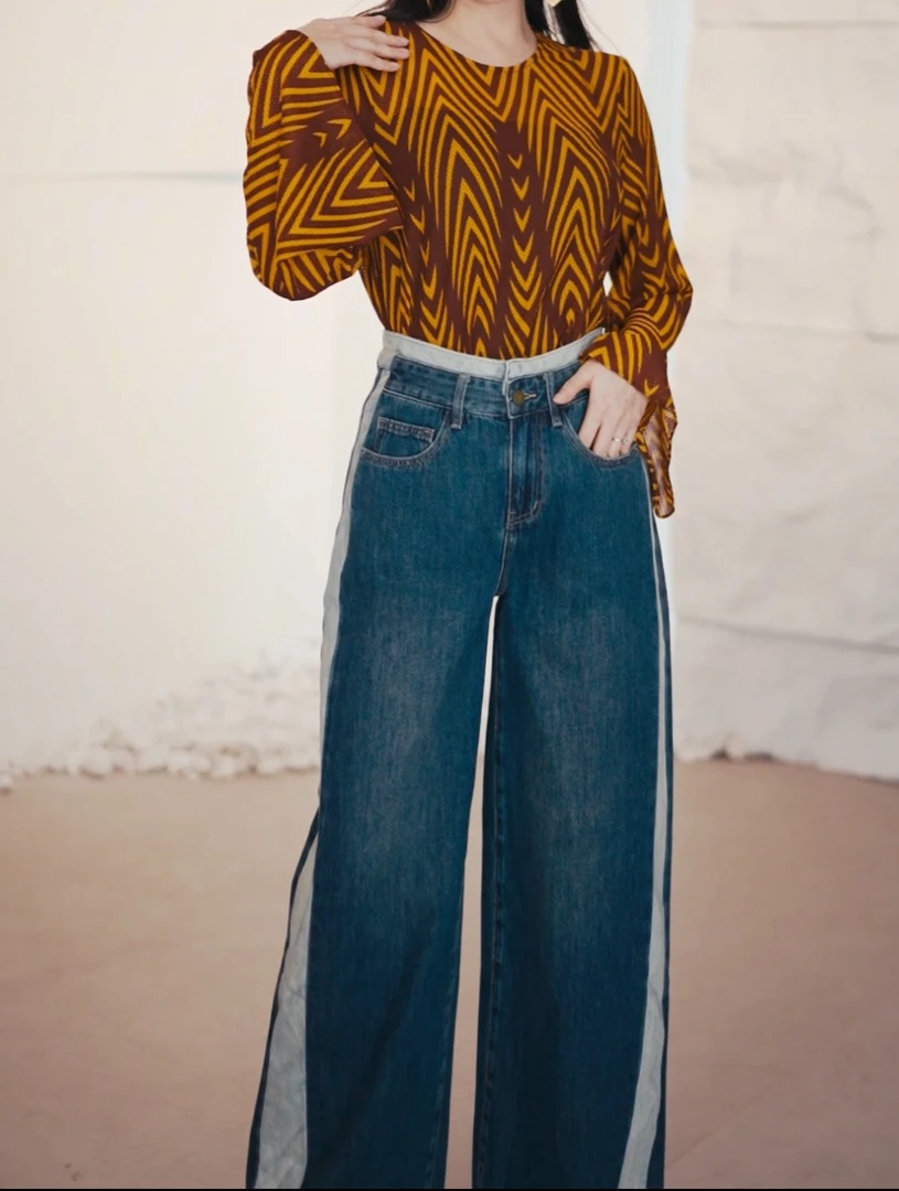 重工款蓝白拼接裤脚磨毛宽松时尚百搭高腰印花牛仔裤