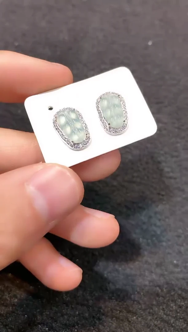 【闪购商品】翡翠耳饰多样性发其一不含链未镶嵌.