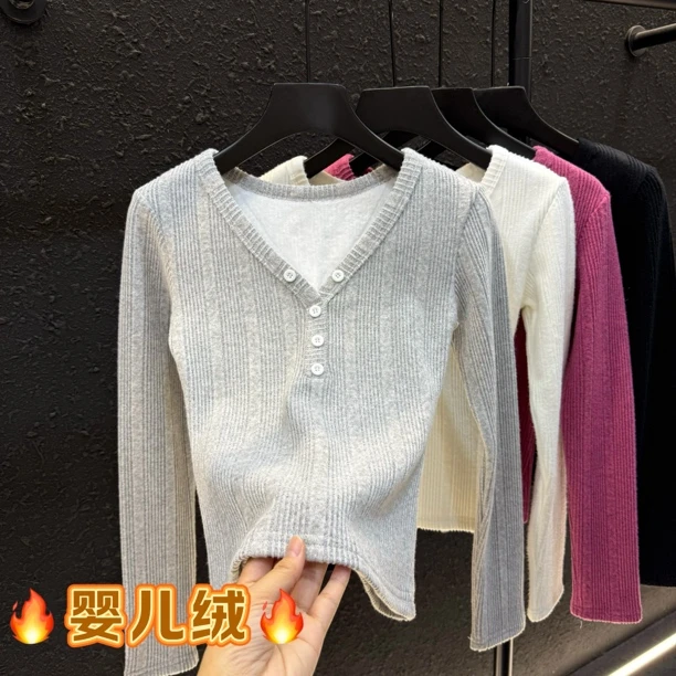 纯欲辣妹性感修身长袖T恤女新款显瘦V领扣子婴儿绒加绒打底衫8339