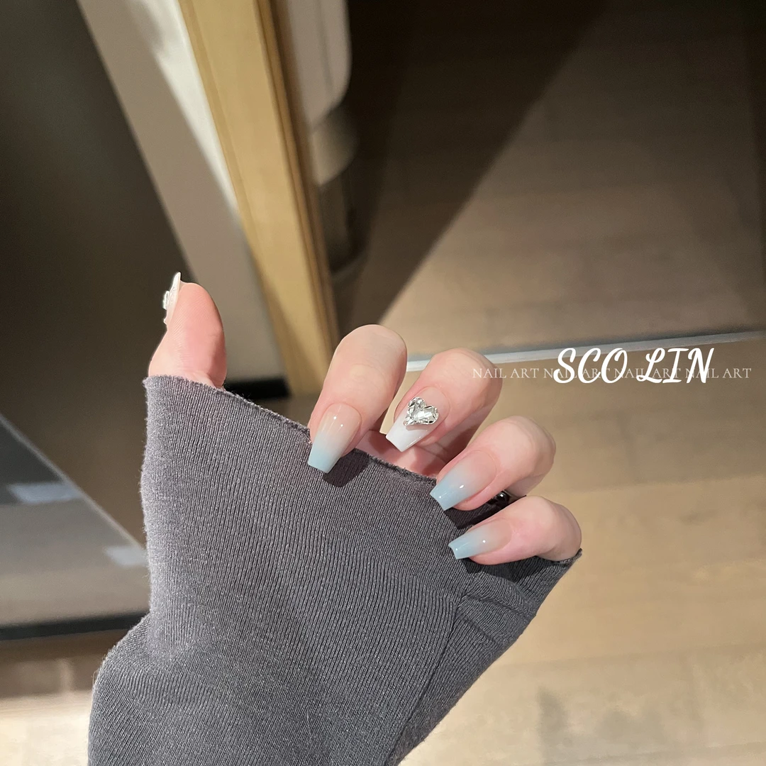 ScoLin【baby蓝白】手工定制甲片显白蓝加乳白渐变简约短梯穿戴甲