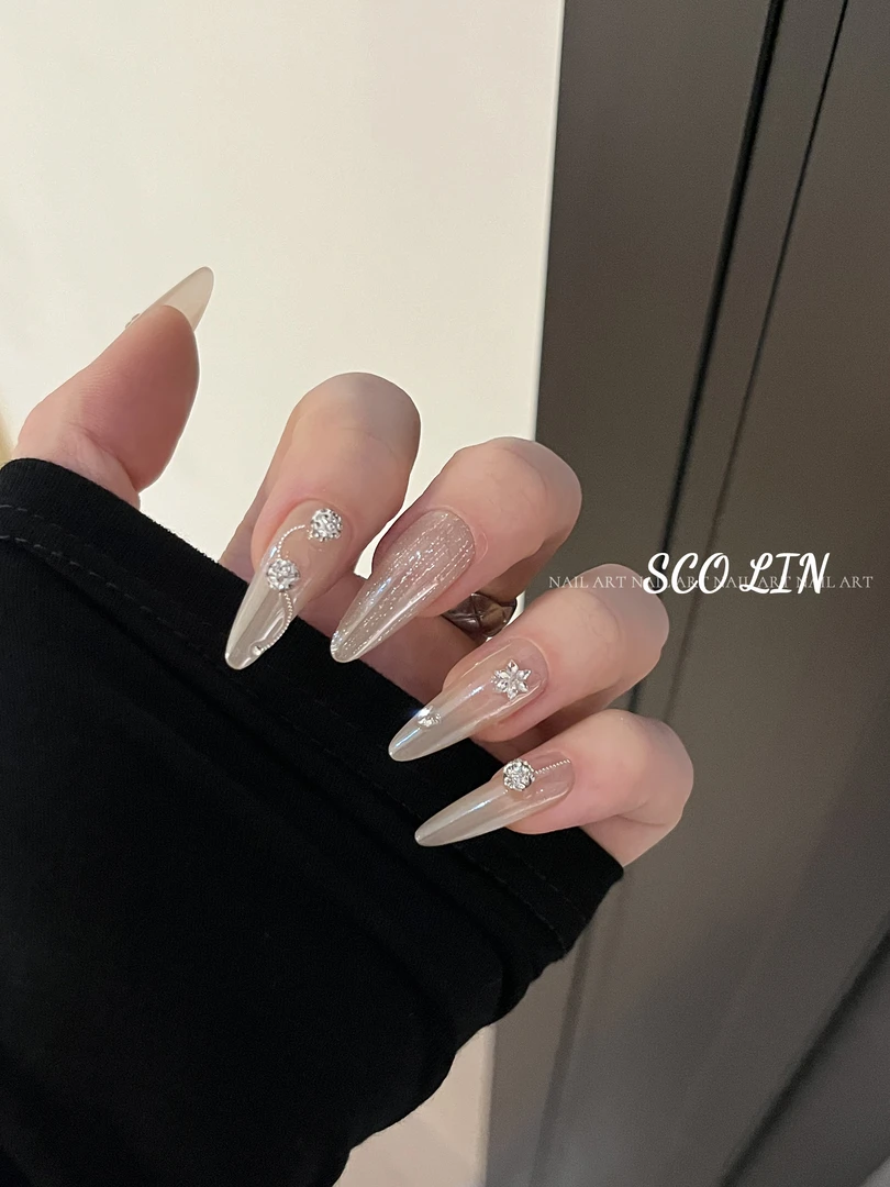 ScoLin【东京物语】冰透月光粉渐变 施华洛 清透长尖圆定制穿戴甲