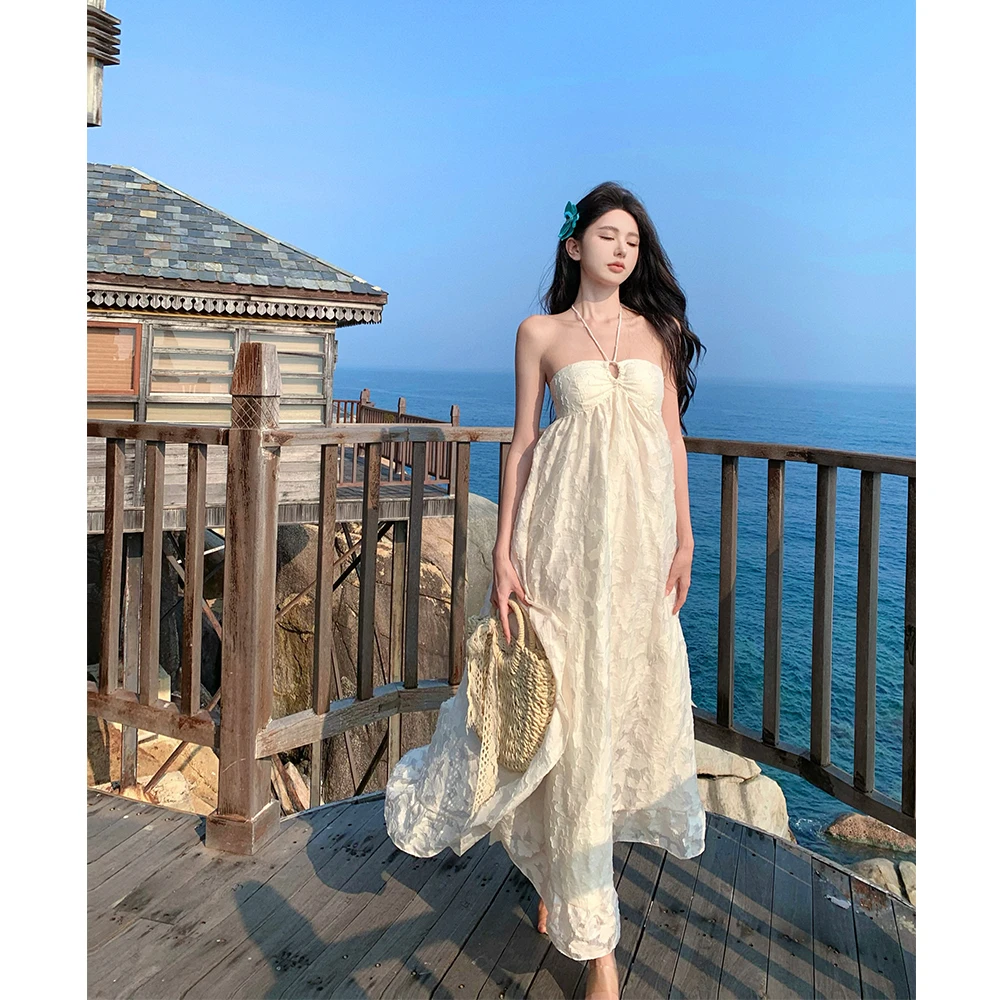 法式温柔风露背挂脖连衣裙仙女超仙夏季高级性感海边度假沙滩长裙