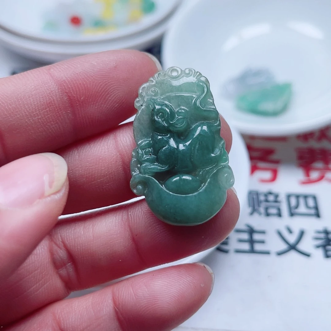 【闪购商品】翡翠吊坠未镶嵌瘦***露吊坠