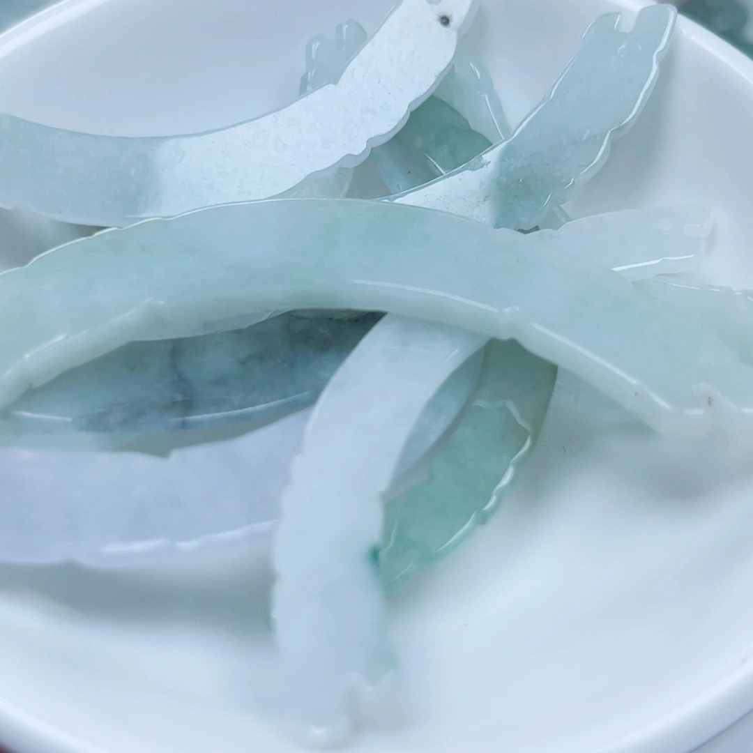【闪购商品】翡翠吊坠未镶嵌海****人吊坠
