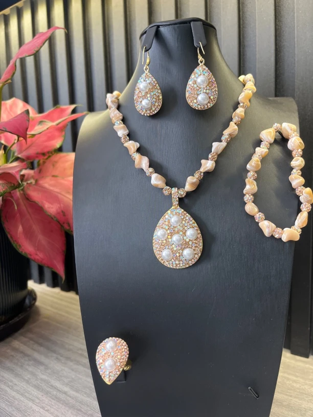 不锈钢贝壳项链 首饰气质纯天然扇贝4件套装手工女王饰品金色轻奢