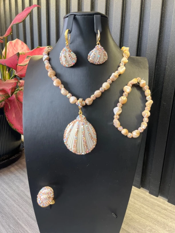 不锈钢贝壳项链 轻奢锁骨链纯天然扇贝4件套装手工时尚