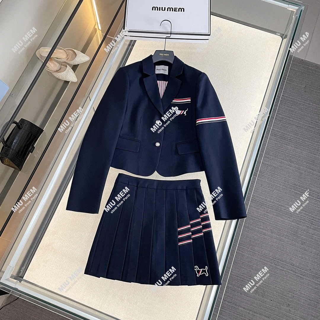 秋冬西装减龄刺绣小狗经典编织带条纹套装DY5881