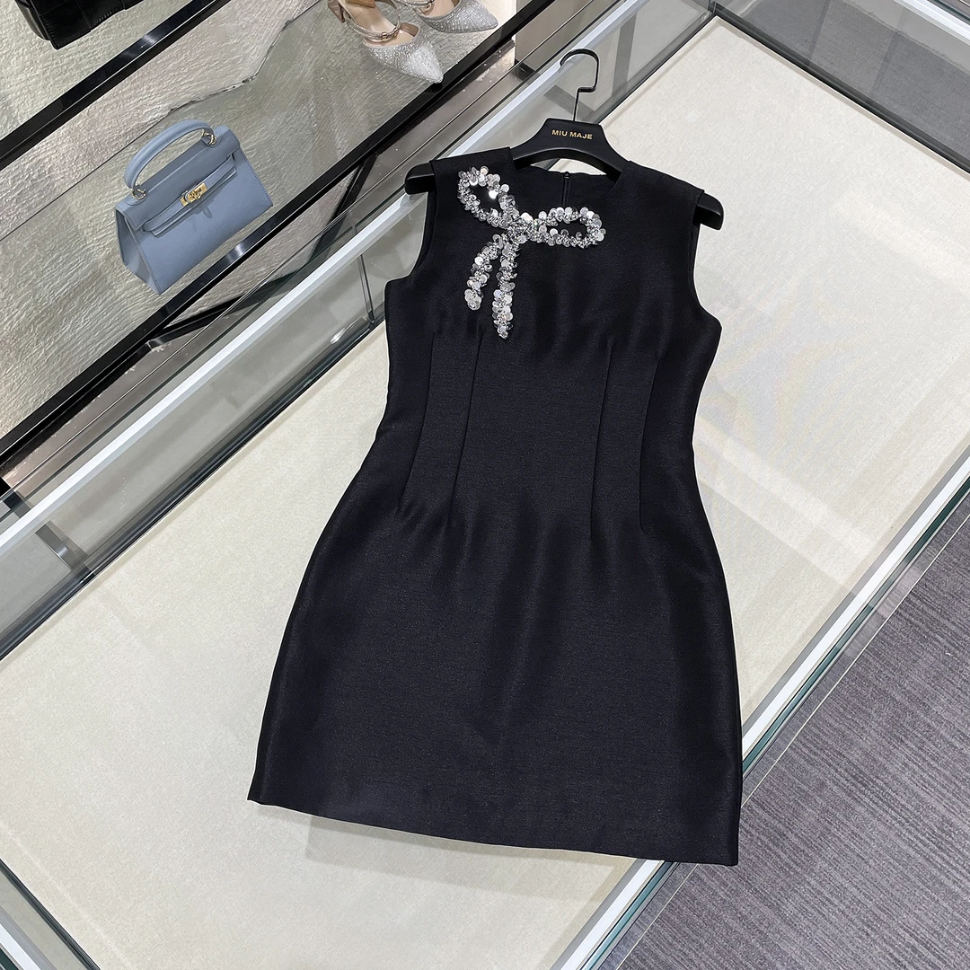 轻奢简约小香风上肩钉珠银光亮片无袖连衣裙DY3550