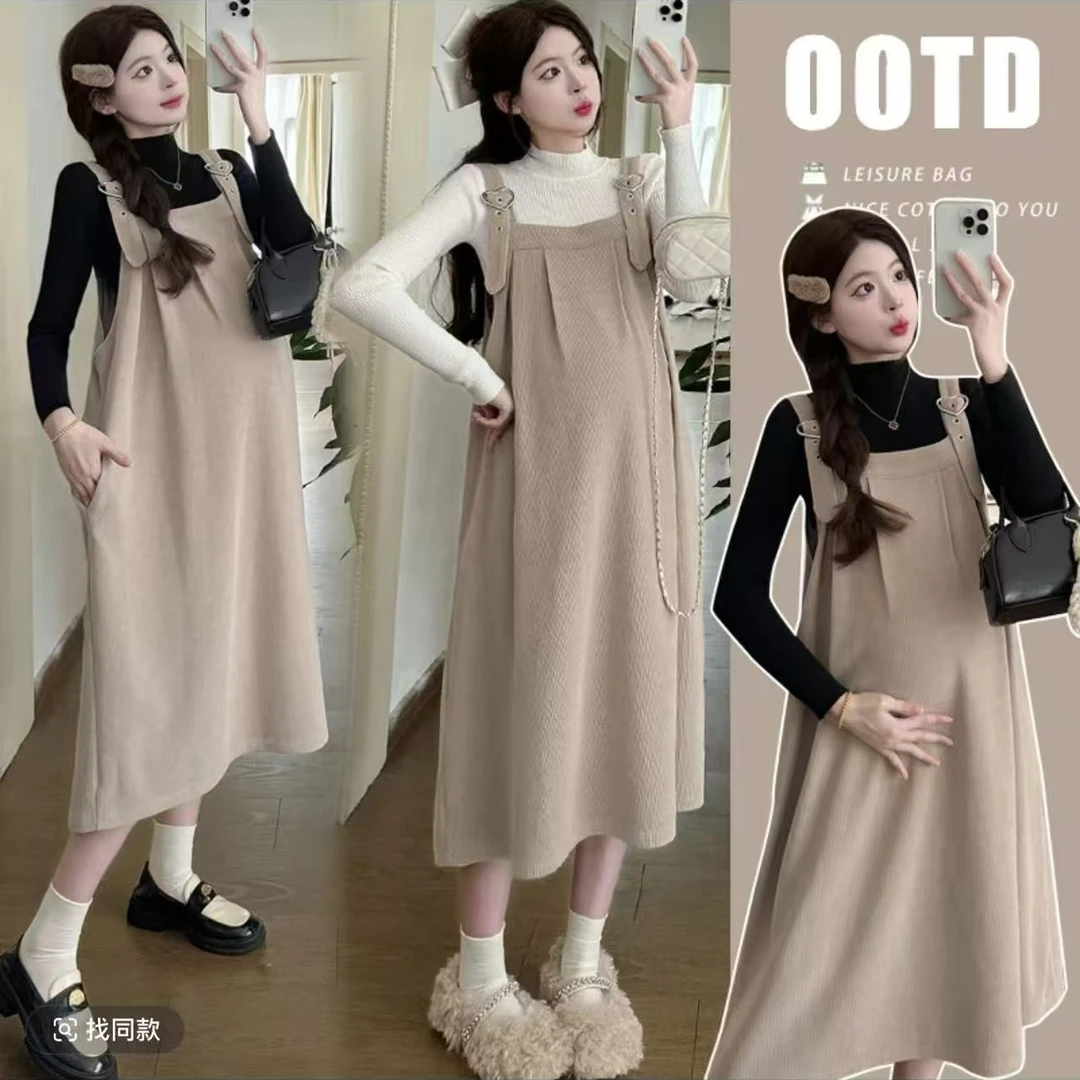 孕妇装2024秋冬新款时尚显瘦慵懒风爱心扣背带裙+上衣两件套