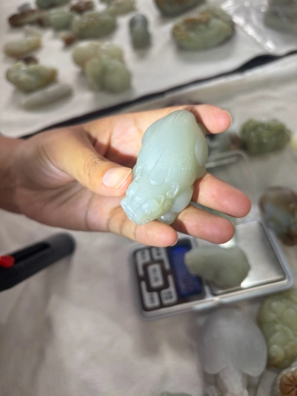 和田玉精品山水挂件手工精雕
