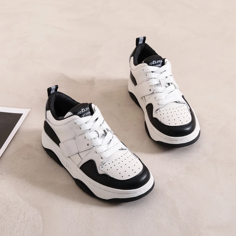 王冠女鞋2024秋季情侣款新款时尚休闲鞋舒适百搭厚底板鞋