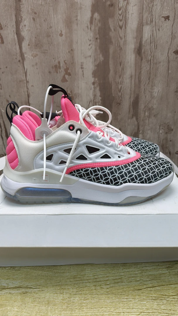 耐克 AJ 网面休闲气垫跑鞋退货需支付30元质检费