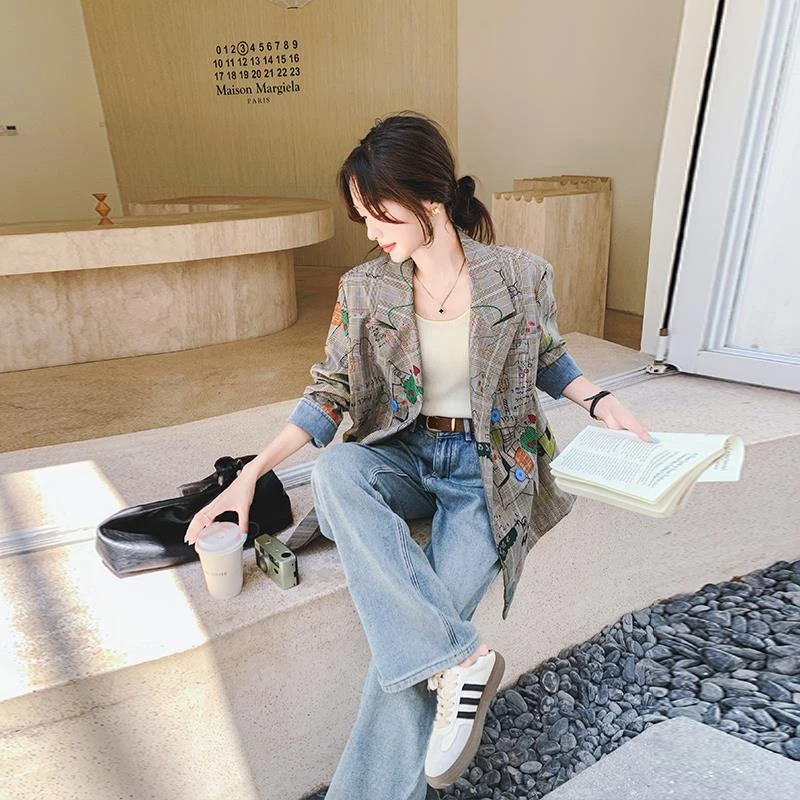 灰色格子西装外套女秋季2024新款设计感炸街宽松休闲涂鸦印花西服