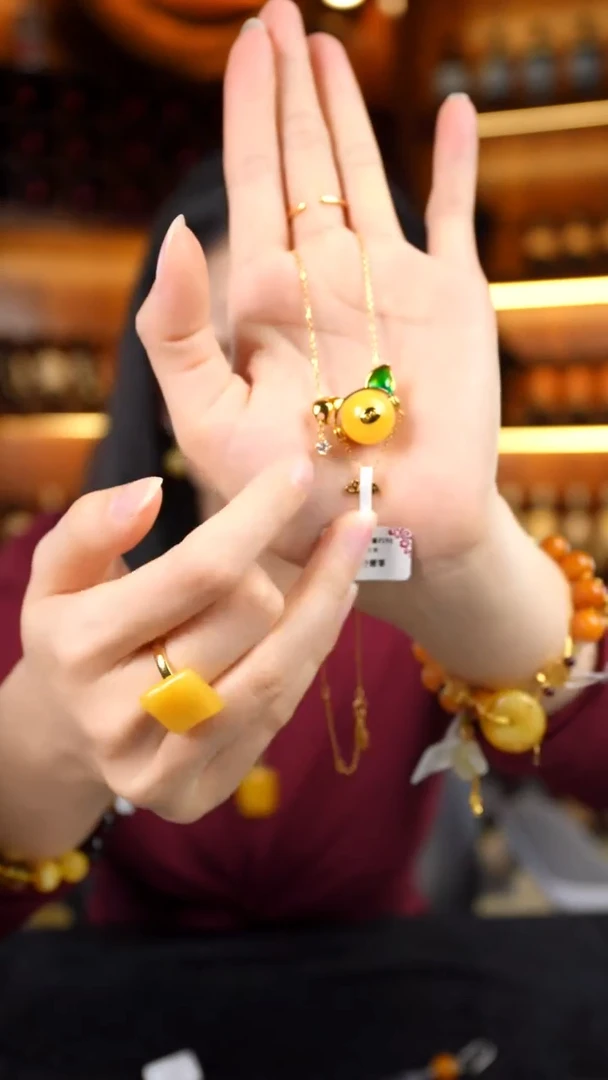 【闪购商品】蜜蜡吊坠(赠链)银S925镶嵌天然蜜蜡圆珠项链