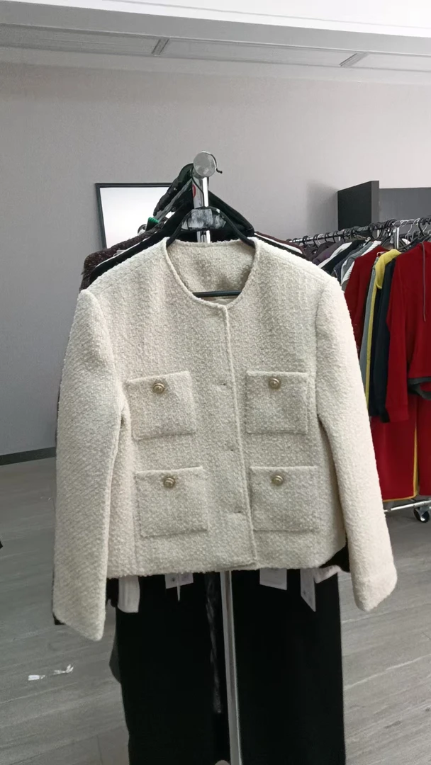 【榕榕服饰】9160小香风羽绒外套