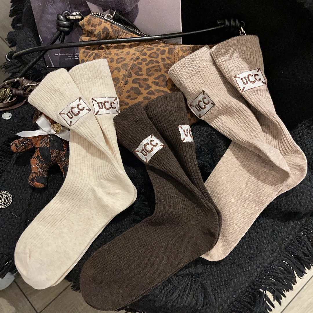 女士秋冬新款潮品纯色简约百搭高筒潮袜袜子保暖搭子雪地棉穿搭