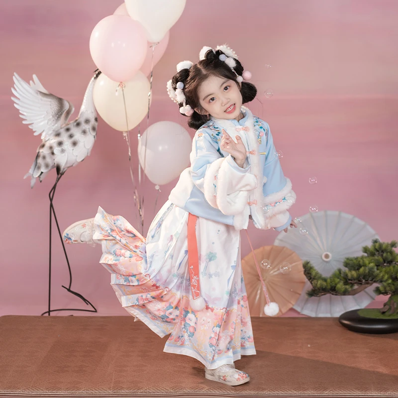 忆南国【桃龙踏雪】女童汉服马面裙套装秋冬拜年服高端中国风汉元素