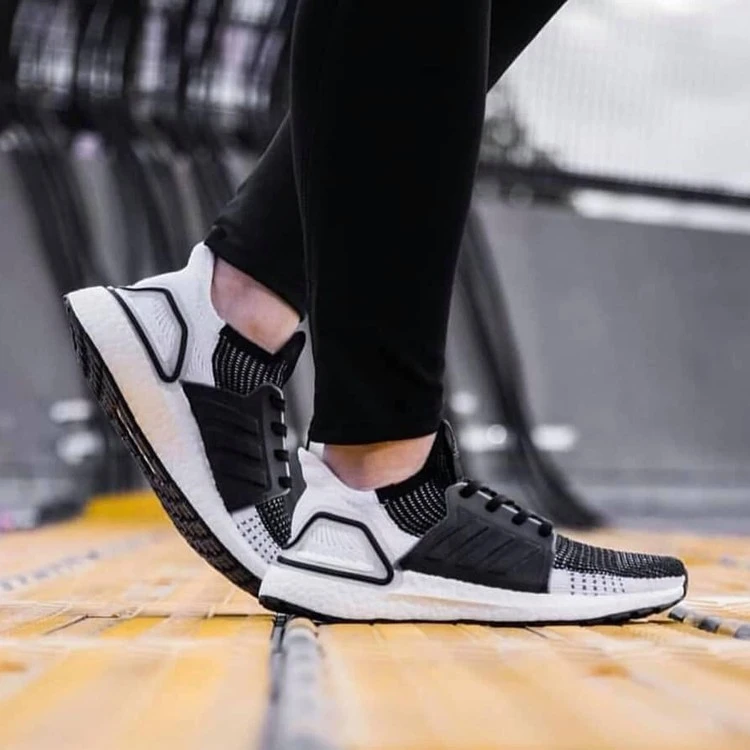 （直播断码专属）Adidas阿迪达斯 UltraBOOST19 透气运动跑鞋B37704