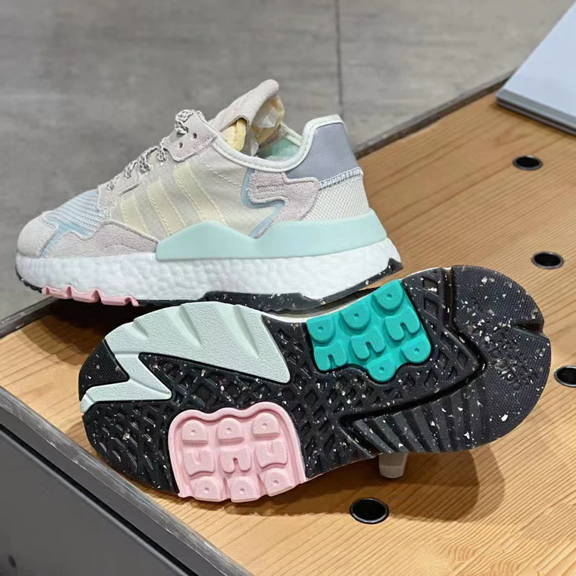 Adidas阿迪达斯NITE JOGGER三叶草女boost运动减震透气跑鞋EF8720