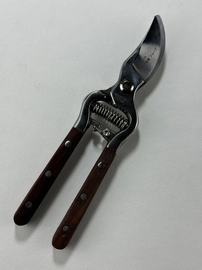 老式纯手工锻打树枝剪