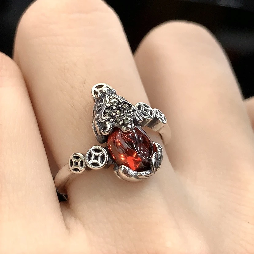 925银玻璃戒指 复古钱多多血红貔貅戒指