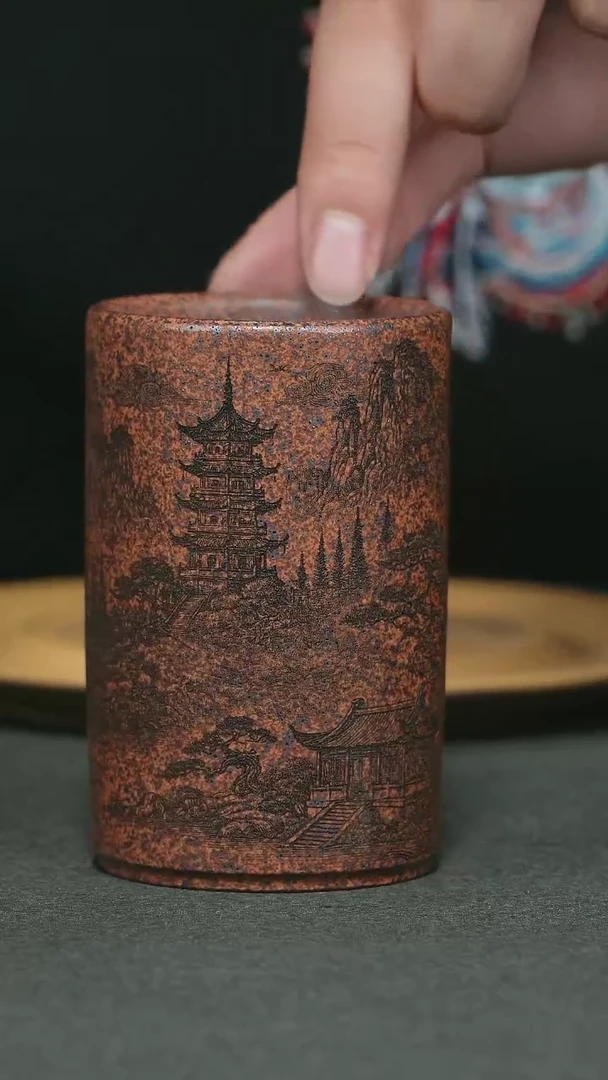 【闪购商品】紫砂茶杯龙骨金砂刻绘山水直柱主人杯