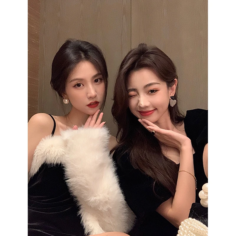彭剩饭饭（清仓款） 生日party2023初春丝绒毛毛边收腰吊带裙 C958