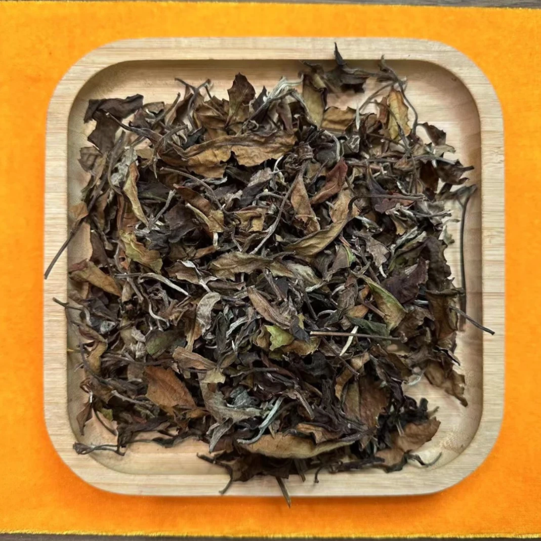 【易武君利祥】2025年 胭脂白 白茶散茶300g/份