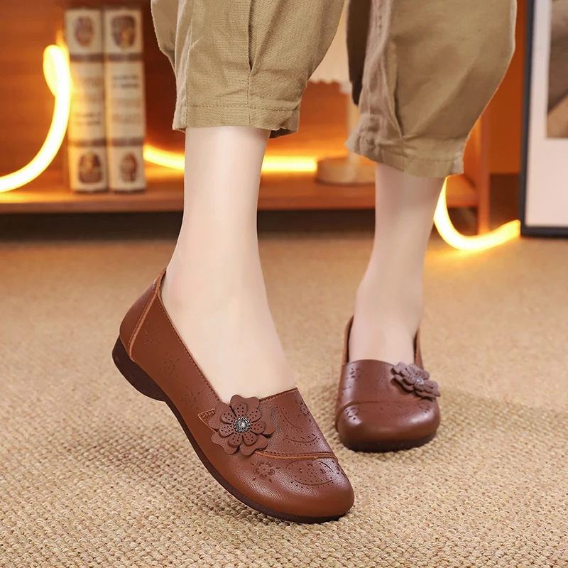 久站不累妈妈鞋防滑软底女鞋洋气2025新款爆款中老年女士气质单鞋