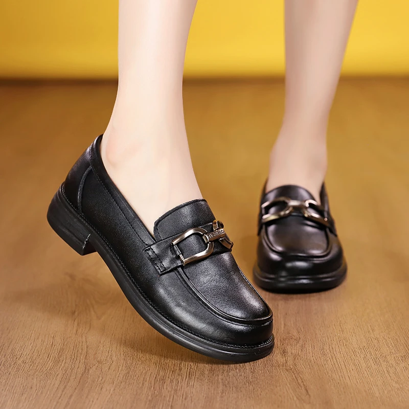 妈妈鞋软底防滑高档久站不累春季中老年女士气质单鞋子休闲乐福鞋