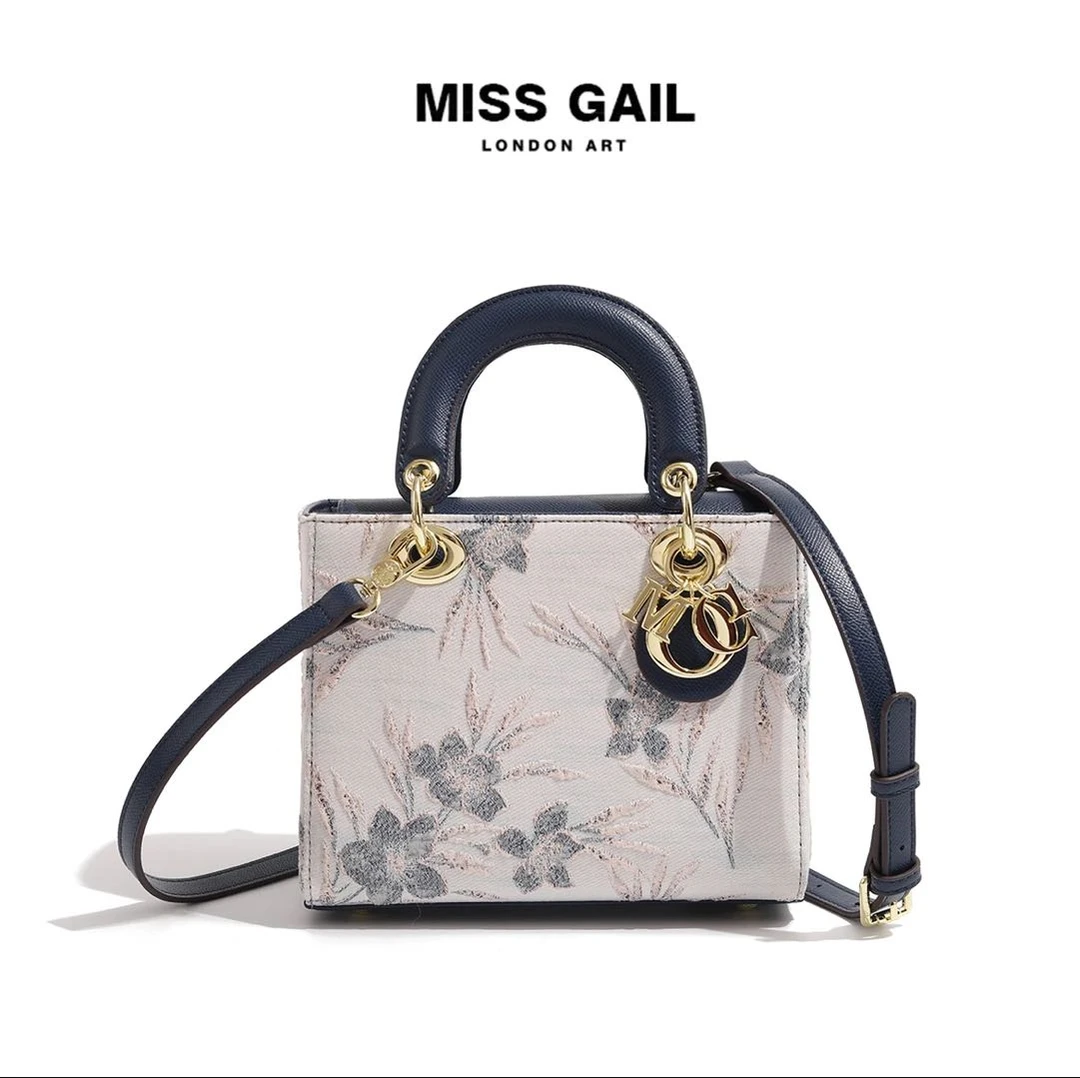 气质百搭女士戴妃包刺绣压花手提斜挎包1440倾国倾城