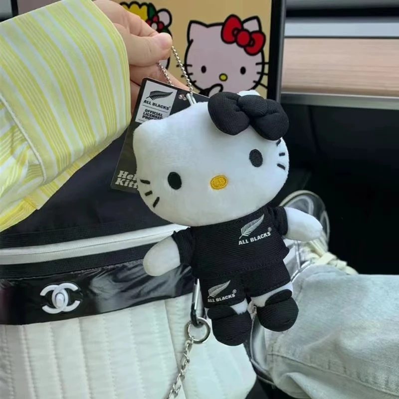 HelloKitty橄榄球挂件包包挂饰可爱甜酷风黑色哈喽公仔玩偶钥匙扣