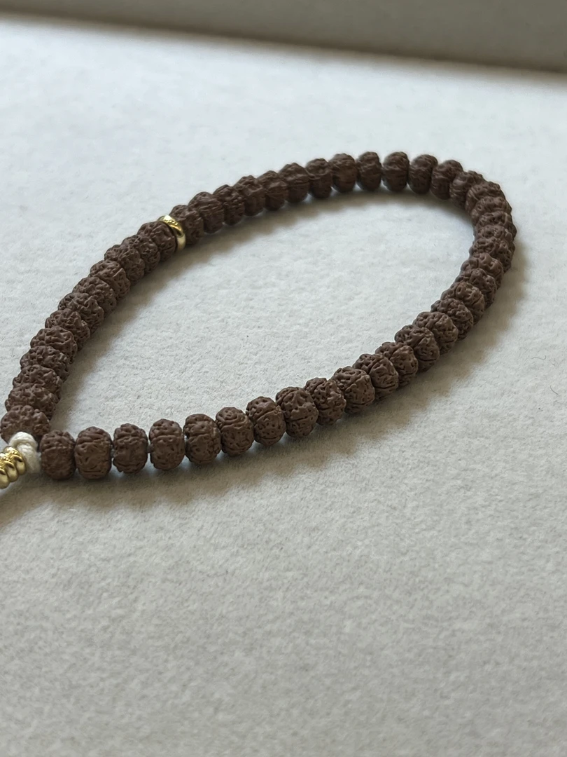 『典藏』地表平细-勿里达老树籽小金刚菩提单圈手串手持