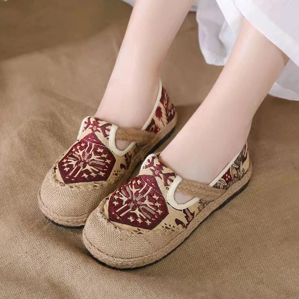 2025新款渔夫民族风复古舒适女士一脚蹬舒适透气刺绣平底布鞋