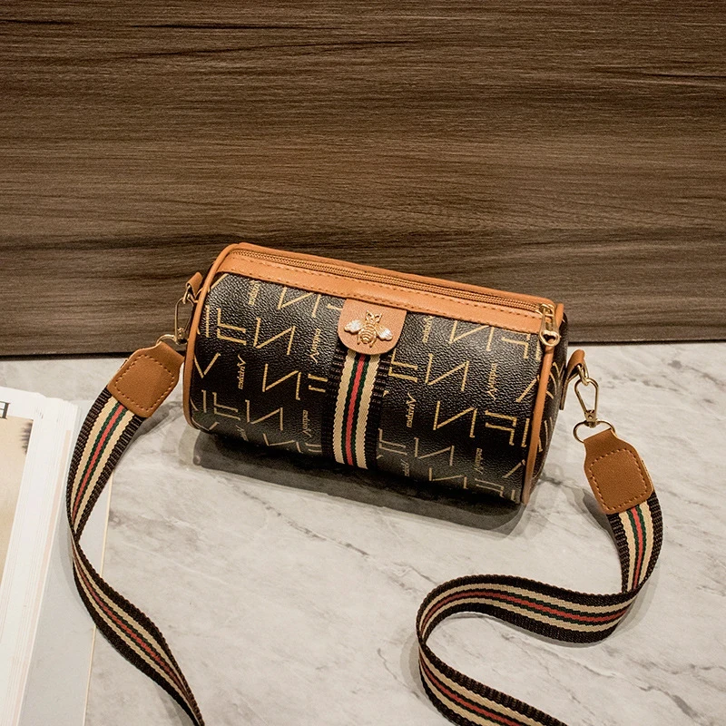 X16新款爆款枕头包包女士斜挎包时尚休闲小挎包潮款斜跨小包包