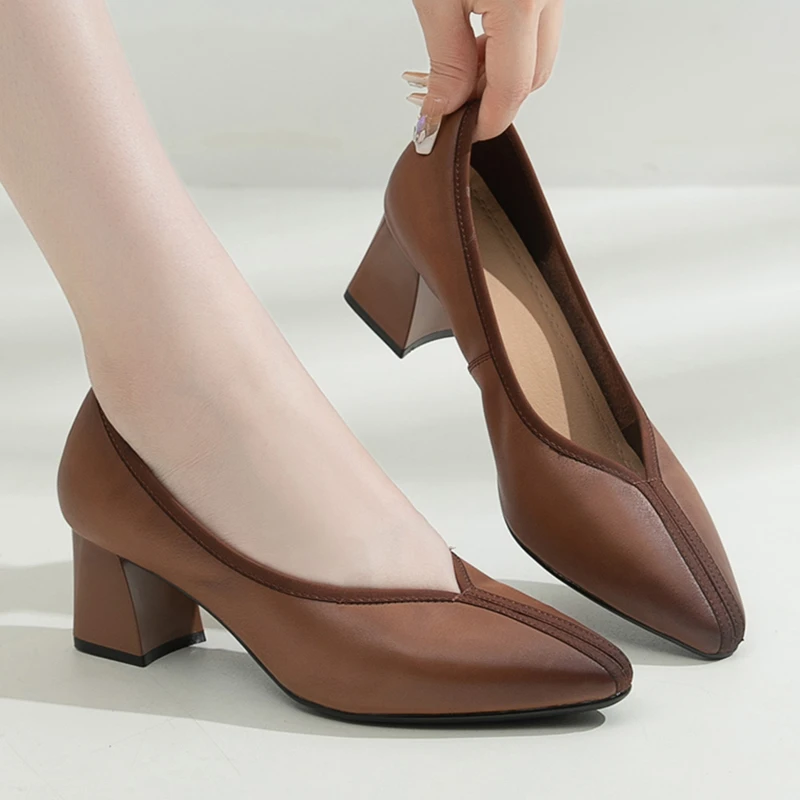 真皮中跟浅口单鞋女粗跟时尚春秋百搭小皮鞋软底软皮复古妈妈皮鞋