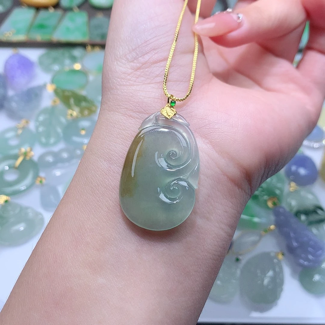 翡翠颈饰未镶嵌翡翠