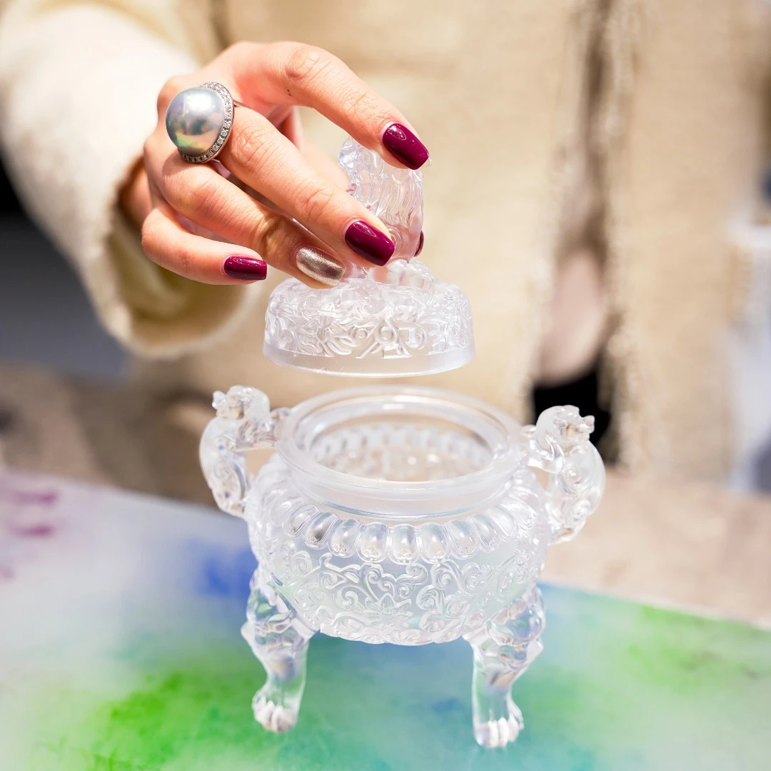 狻猊祥狮三足香炉