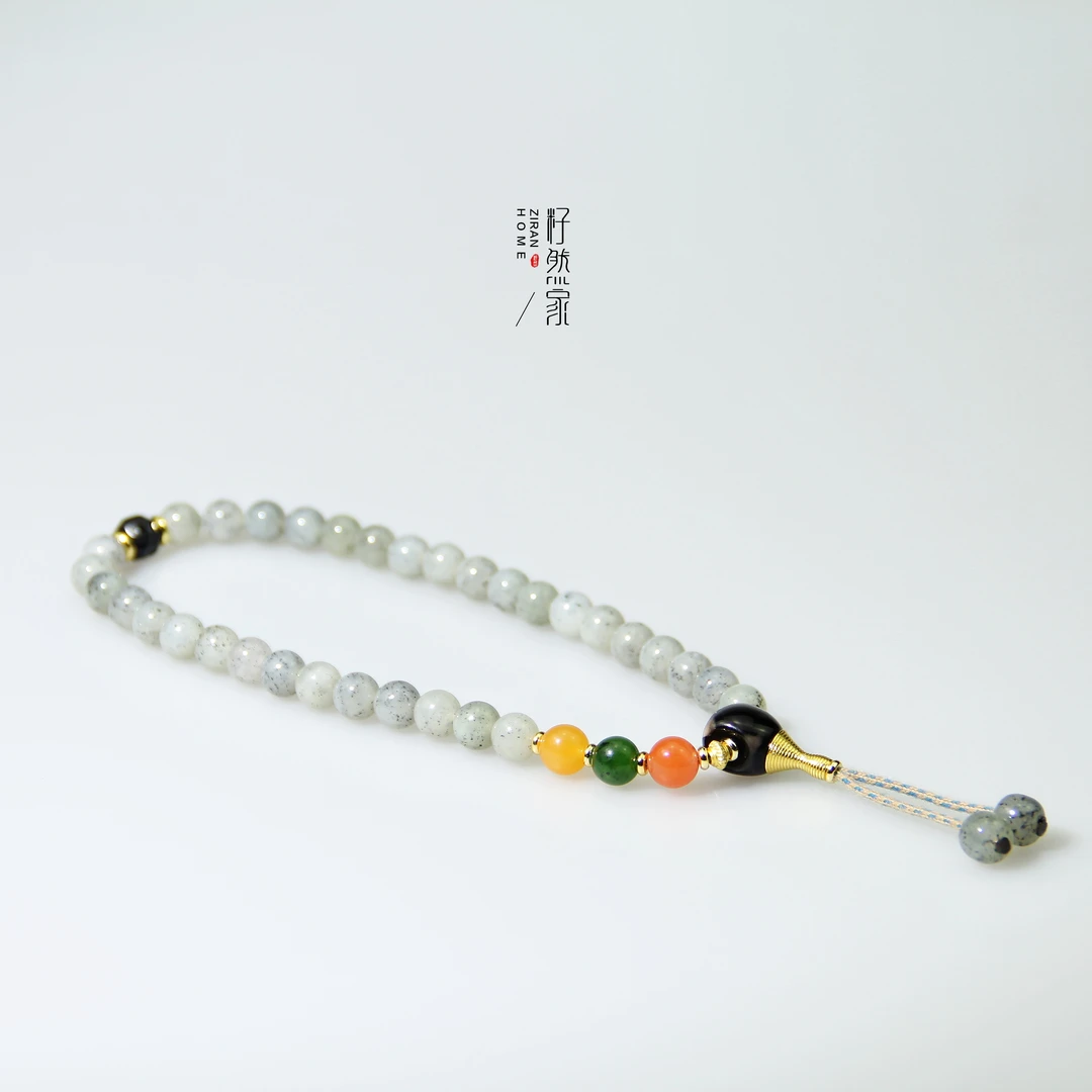 天然新疆和田玉点墨青花手持8mm圆珠（多样性发其一）