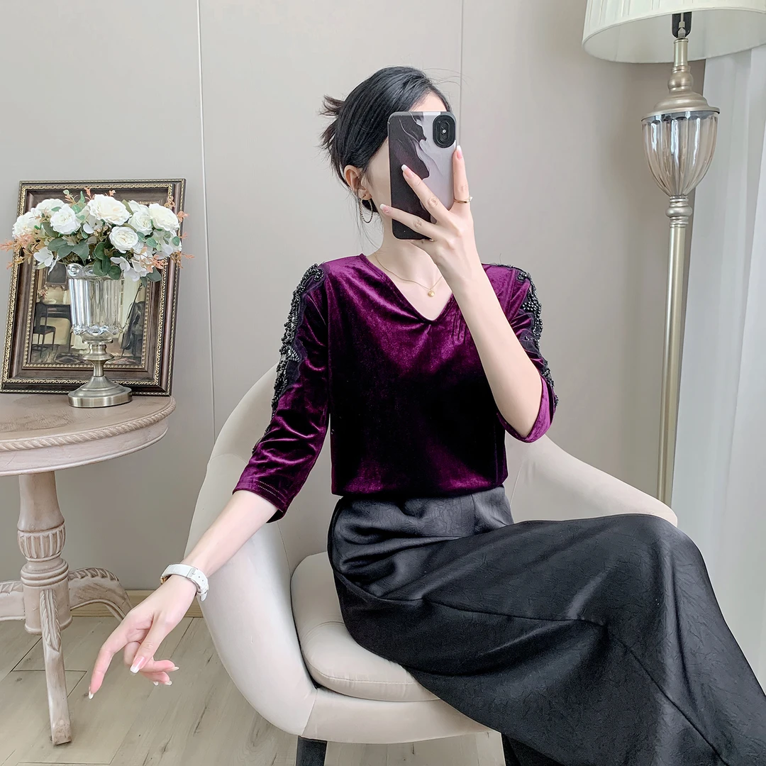 2253休闲丝绒衫2025新V领镂空钉珠时尚百搭款气质上衣宽松打底衫