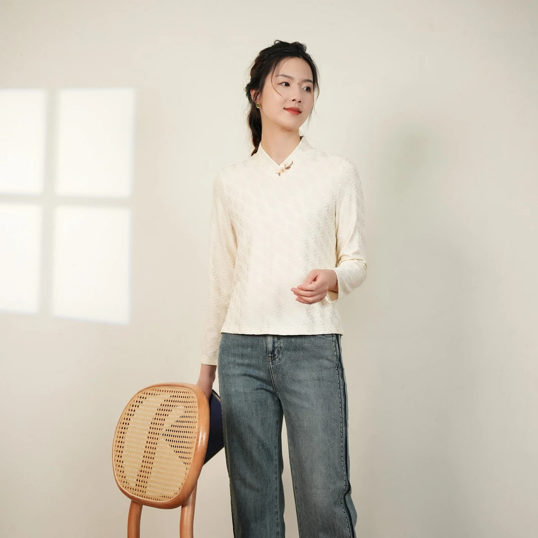 布符『青黛/米杏双F刺绣交领上衣』2025年秋季新款针织长袖MQZZSY4