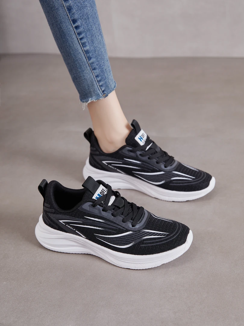 2024夏季新款女式运动鞋冰丝透气简约防臭软底轻便减震情侣鞋