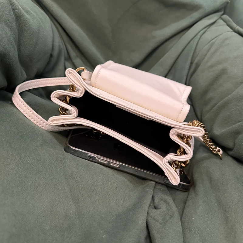 新款包包女羊小软包白色