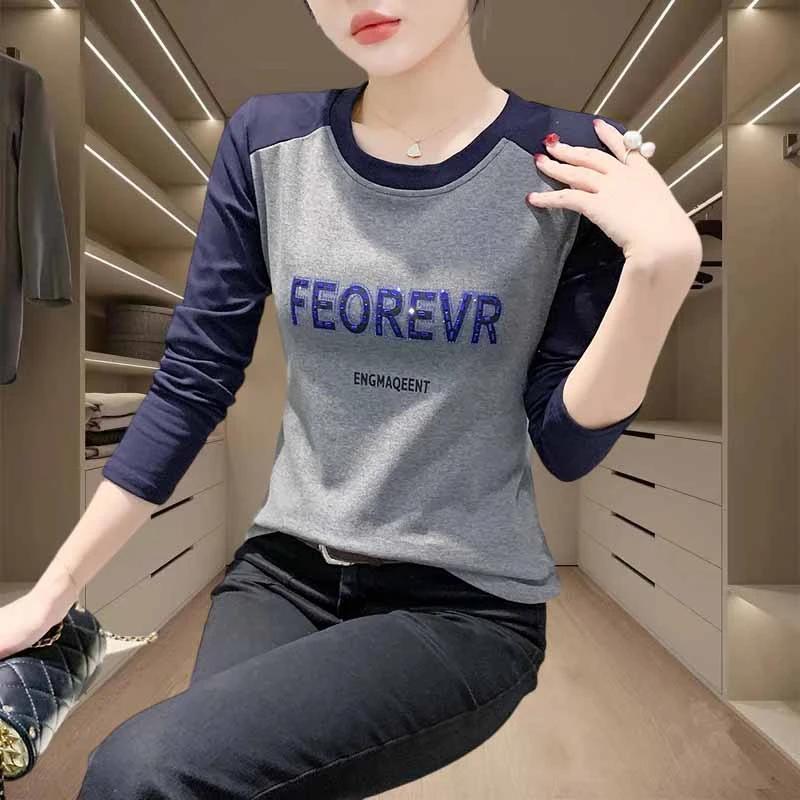 2025春季时髦妈妈长袖打底衫女内搭时尚休闲字母印花圆领拼接上衣
